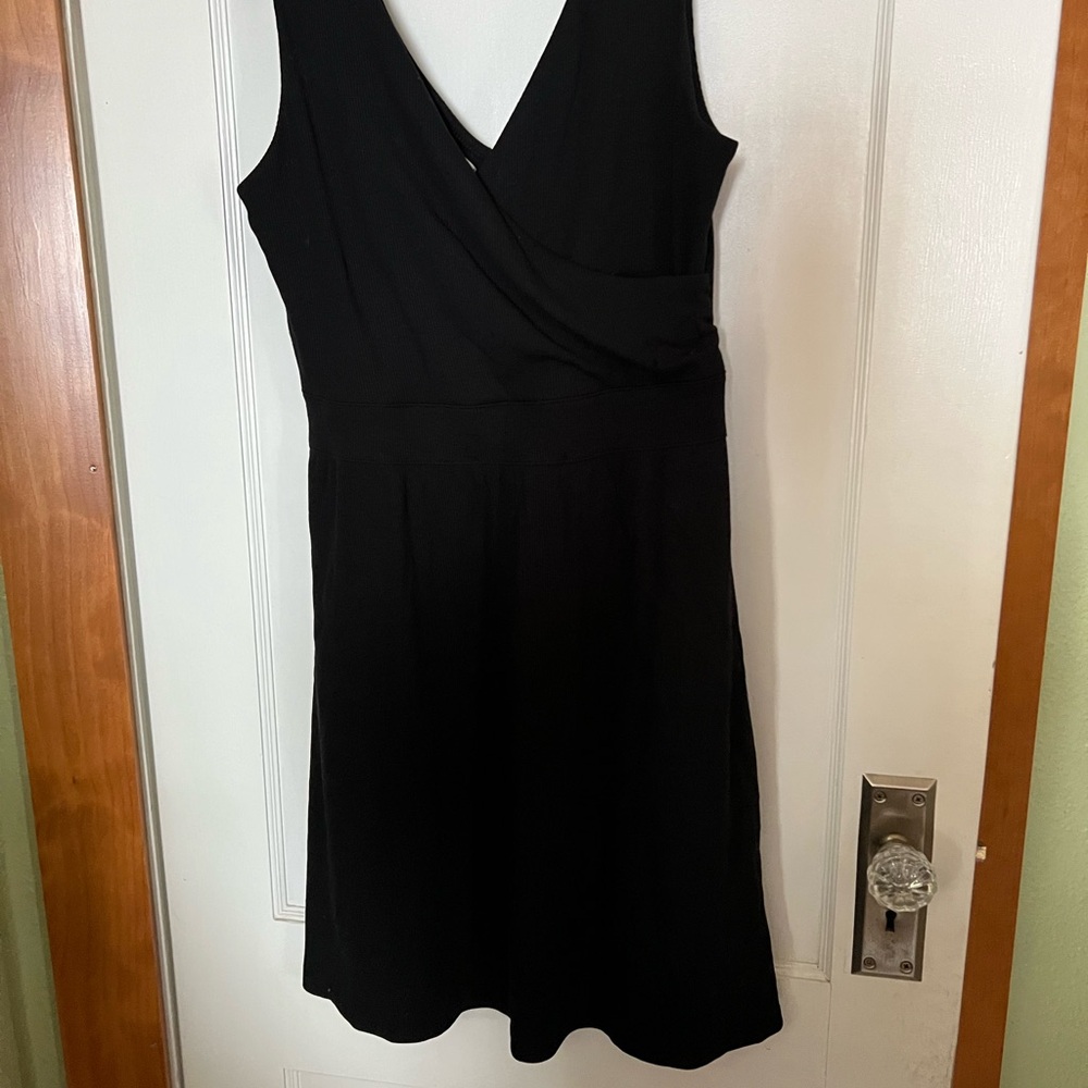 Elegant Black Sleeveless Dress